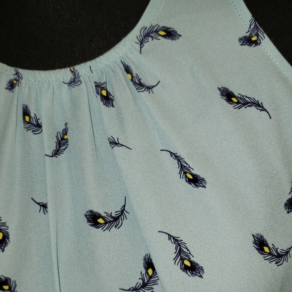 🦚 Feather Print Sleeves Blouse - Picture 2 of 5